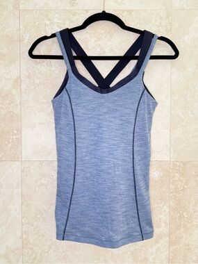 Lululemon Tank Top Size 6 Blue Gray Criss Cross Built In Bra Athletic Yoga EUC